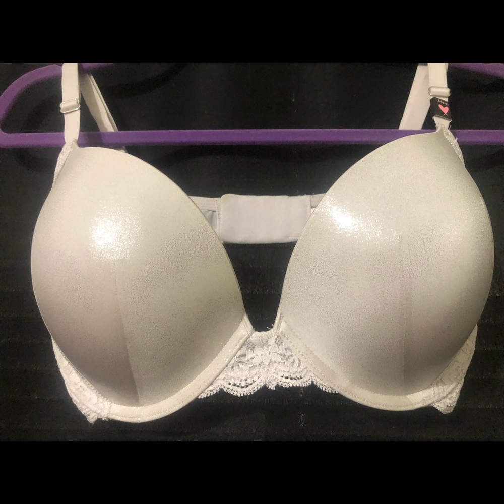 Gorgeous Victoria’s Secret Bra .34DD